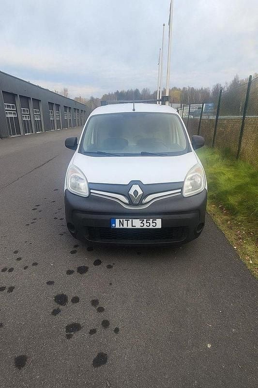 Vit Begagnad 2015 Renault Kangoo Minibuss | 39 900 kr (Superpris) - Bild 1/4