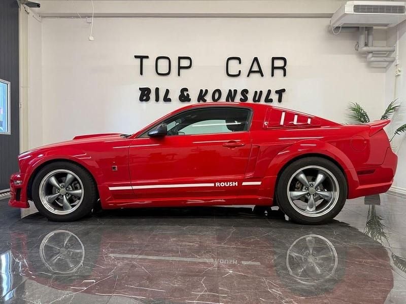 Begagnad Ford Mustang GT 305 HK (224 kW) 2005 Röd Sportkupé