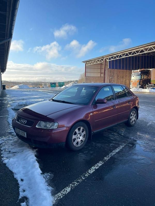 Begagnad 2003 Audi A3 Halvkombi | 19 900 kr (Marknadspris) - Bild 1/4