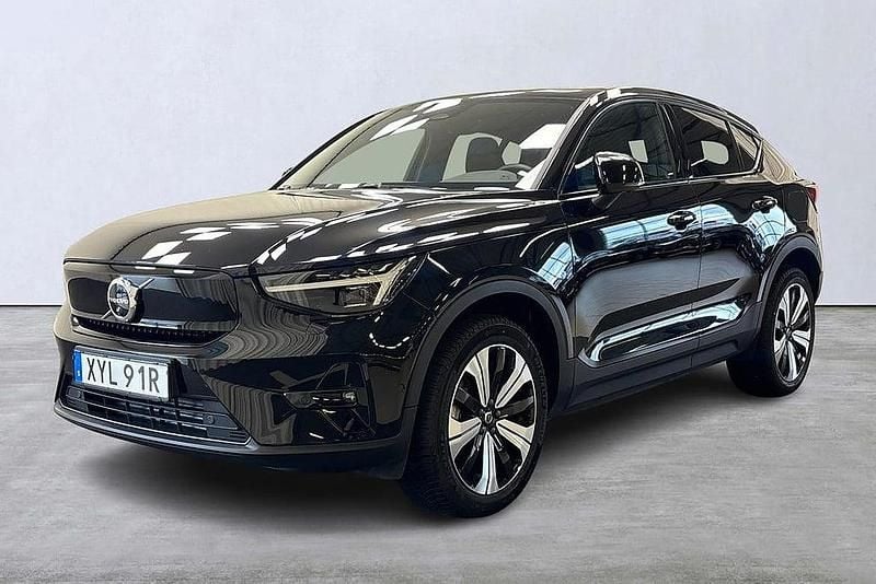 Svart Begagnad 2022 Volvo C40 Ultimate SUV | 379 900 kr (Marknadspris) - Bild 1/4