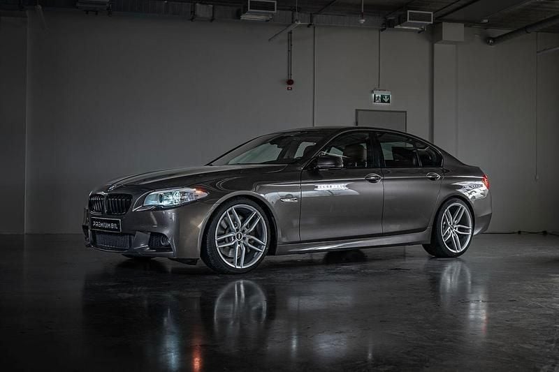 Begagnad 2011 BMW 550 M Sport Sedan | 189 900 kr - Bild 1/4