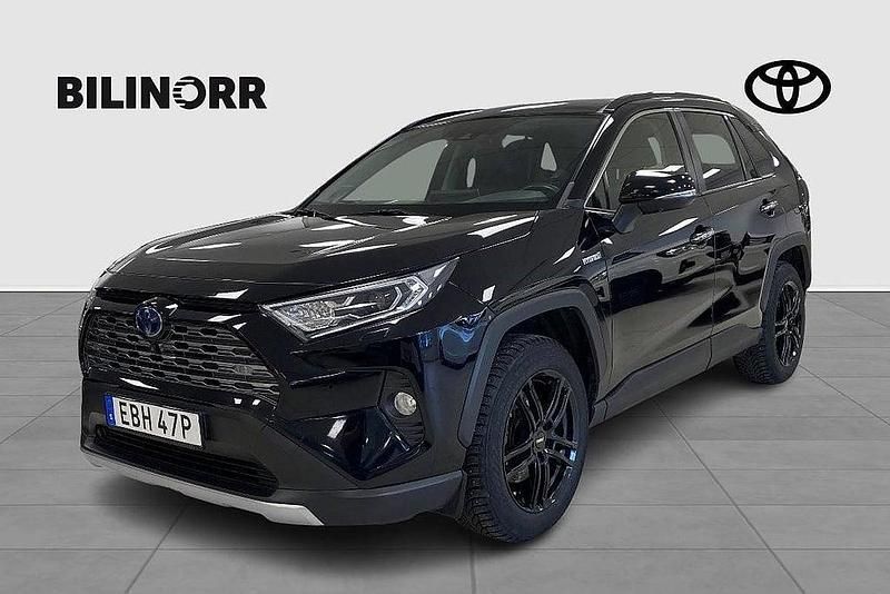 Svart Begagnad 2020 Toyota RAV4 Hybrid SUV | 299 000 kr (Marknadspris) - Bild 1/3