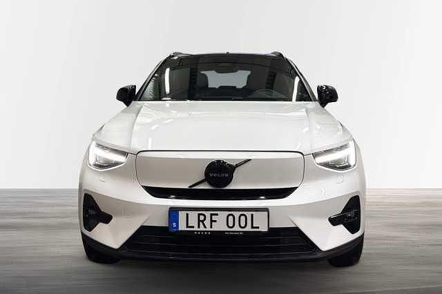 Begagnad Volvo XC40 Plus 175 kW (238 HK) 2023 Vit SUV