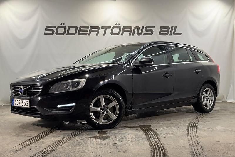 Begagnad Volvo V60 Momentum 150 HK (110 kW) 2016 Svart Kombi