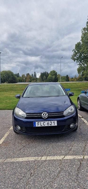 Blå Begagnad 2011 VW Golf VI Halvkombi | 55 000 kr (Marknadspris) - Bild 1/4