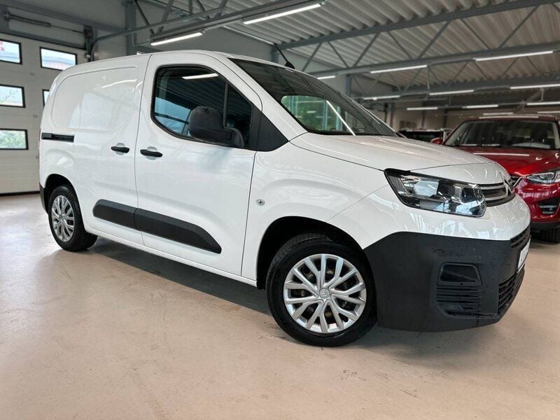 Begagnad Citroën Berlingo 102 HK (75 kW) 2019 Vit Minibuss