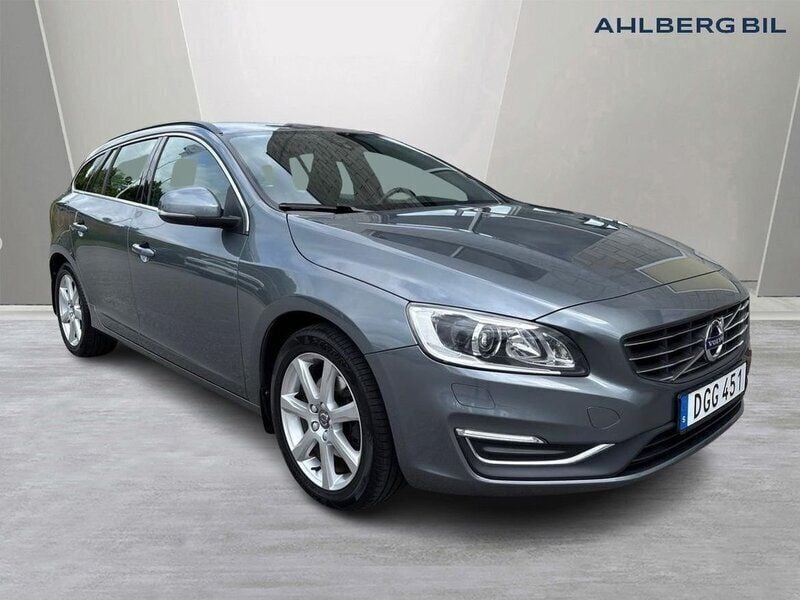 Grå Begagnad 2017 Volvo V60 Business Edition Kombi | 169 500 kr (Marknadspris) - Bild 1/3