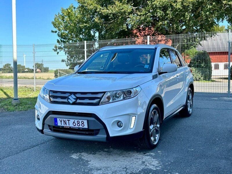 Vit Begagnad 2017 Suzuki Vitara GL SUV | 155 000 kr - Bild 1/4