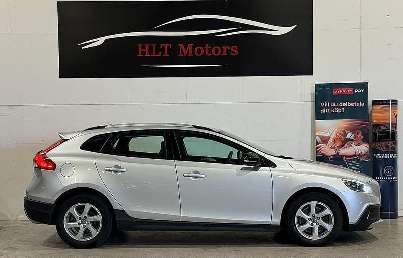 Begagnad Volvo V40 Summum 150 HK (110 kW) 2013 Silver Halvkombi