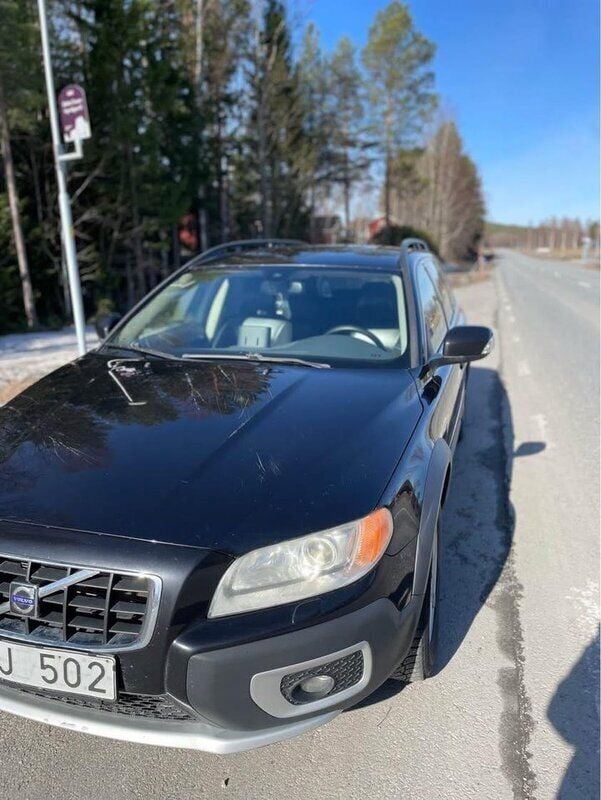 Svart Begagnad 2008 Volvo XC70 Summum SUV | 55 000 kr (Bra pris) - Bild 1/4