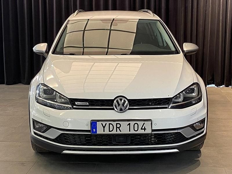 Begagnad VW Golf Alltrack 184 HK (135 kW) 2016 Vit Kombi