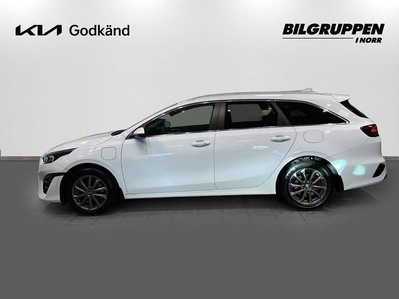 Begagnad Kia Ceed Sportswagon 141 HK (103 kW) 2024 Vit Kombi