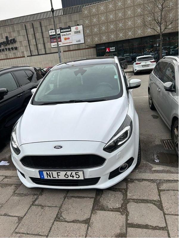 Vit Begagnad 2016 Ford S-MAX Titanium Minibuss | 159 900 kr (Bra pris) - Bild 1/4