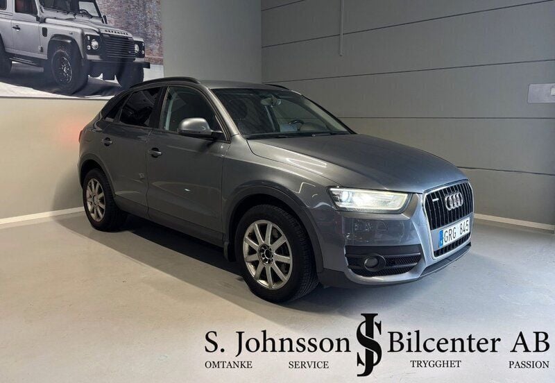 Grå Begagnad 2012 Audi Q3 SUV | 114 900 kr (Marknadspris) - Bild 1/4
