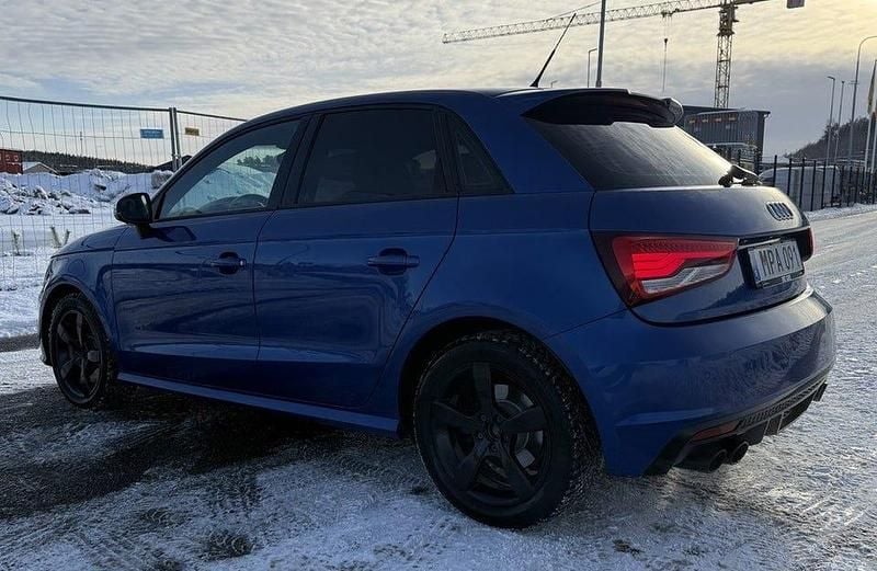Begagnad Audi S1 Sportback 231 HK (169 kW) 2015 Blå Halvkombi