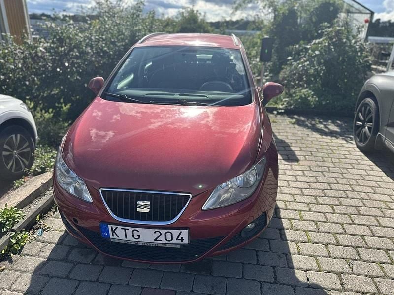 Röd Begagnad 2011 Seat Ibiza ST Style Kombi | 59 500 kr (Marknadspris) - Bild 1/4