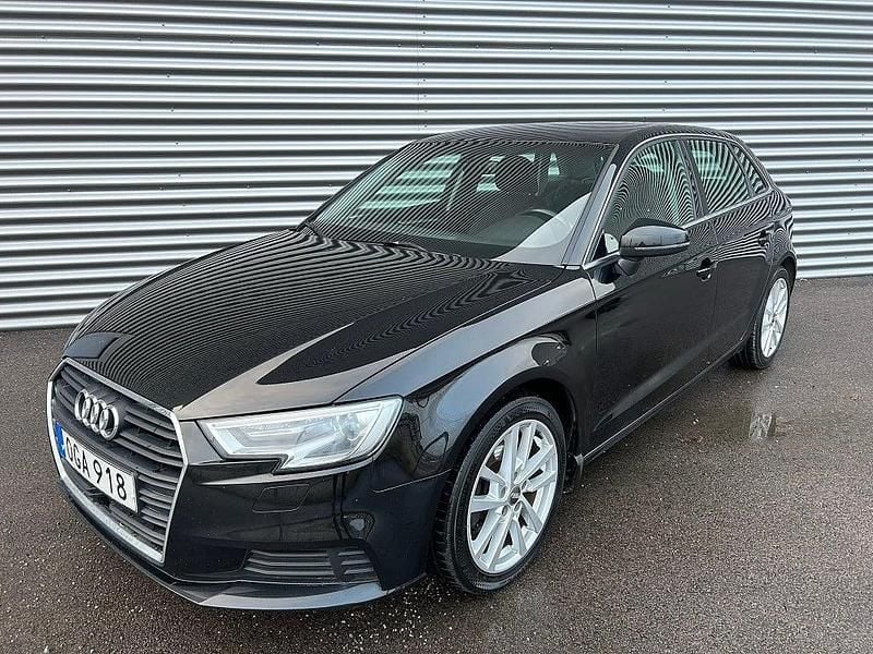 Svart Begagnad 2016 Audi A3 Sportback Halvkombi | 99 900 kr (Bra pris) - Bild 1/4