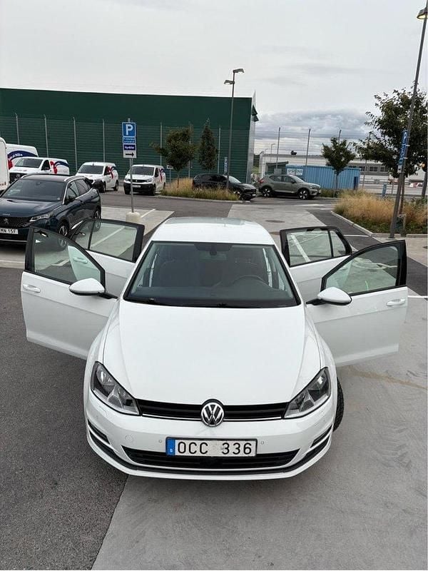 Vit Begagnad 2014 VW Golf VII Halvkombi | 59 000 kr (Bra pris) - Bild 1/4