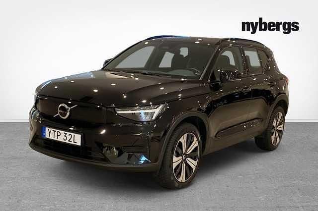 Svart Begagnad 2022 Volvo XC40 Core SUV | 329 000 kr (Marknadspris) - Bild 1/4