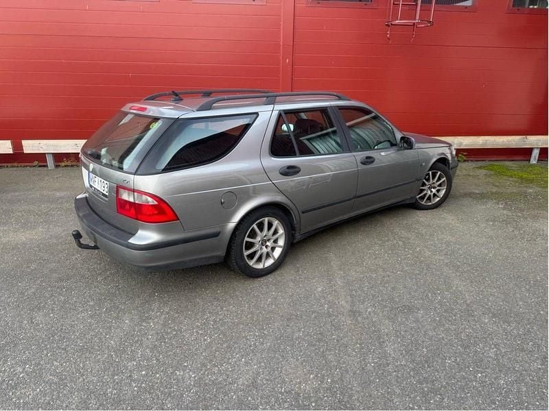 Grå Begagnad 2005 Saab 9-5 Linear Kombi | 17 000 kr (Bra pris) - Bild 1/4