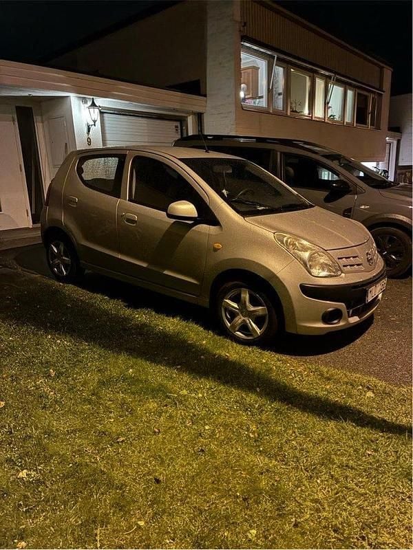 Silver Begagnad 2010 Nissan Pixo Halvkombi | 25 000 kr - Bild 1/2