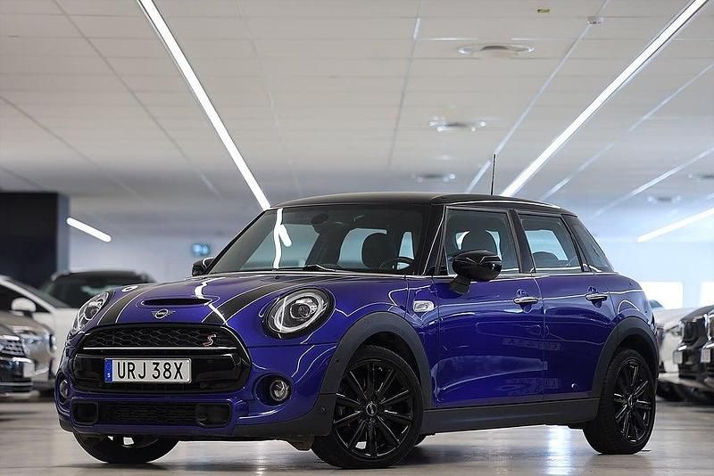 Begagnad Mini John Cooper Works Chili 192 HK (141 kW) 2020 Blå Halvkombi