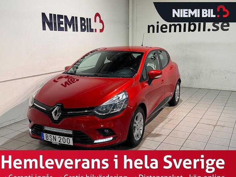 Röd Begagnad 2017 Renault Clio IV Zen Halvkombi | 99 900 kr (Lite dyr) - Bild 1/3