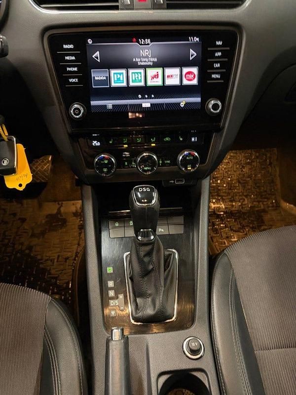 Begagnad Skoda Octavia Style 150 HK (110 kW) 2018 Vit Kombi