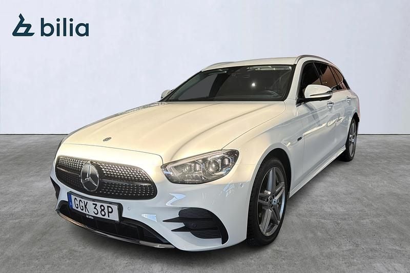Vit Begagnad 2021 Mercedes E300 Kombi | 389 900 kr (Dyr) - Bild 1/4