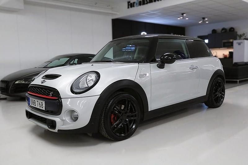 Begagnad Mini Cooper S 192 HK (141 kW) 2014 Silver Halvkombi