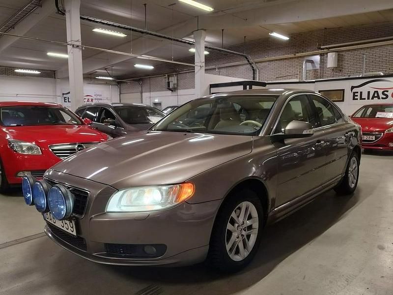 Grå Begagnad 2006 Volvo S80 Momentum Sedan | 64 900 kr (Marknadspris) - Bild 1/4