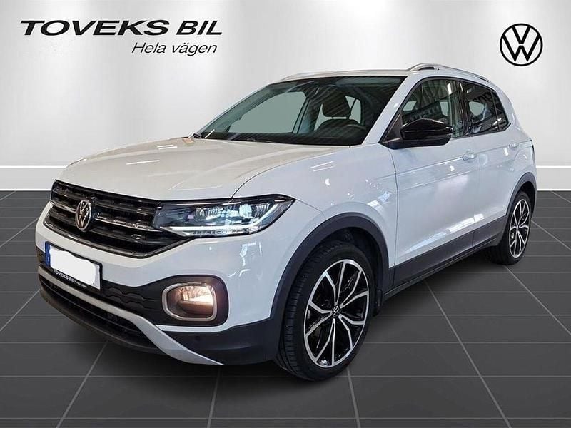 Vit (pure white) Begagnad 2023 VW T-Cross GT SUV | 244 900 kr (Marknadspris) - Bild 1/4