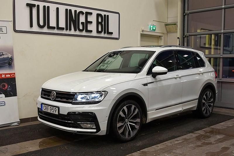 Vit Begagnad 2016 VW Tiguan R-line SUV | 209 800 kr (Marknadspris) - Bild 1/4