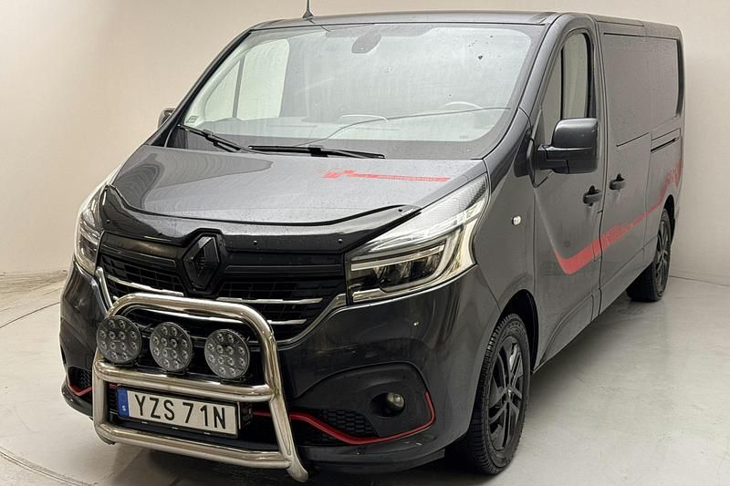 Mörkgrå Begagnad 2021 Renault Trafic Van | 209 000 kr (Marknadspris) - Bild 1/4
