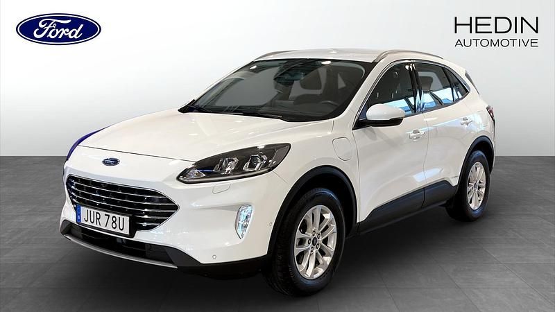 Frozen white Begagnad 2022 Ford Kuga Titanium SUV | 259 900 kr (Marknadspris) - Bild 1/4