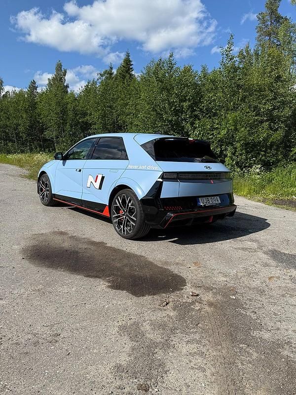 Begagnad Hyundai Ioniq 5 478 kW (650 HK) 2024 Blå SUV