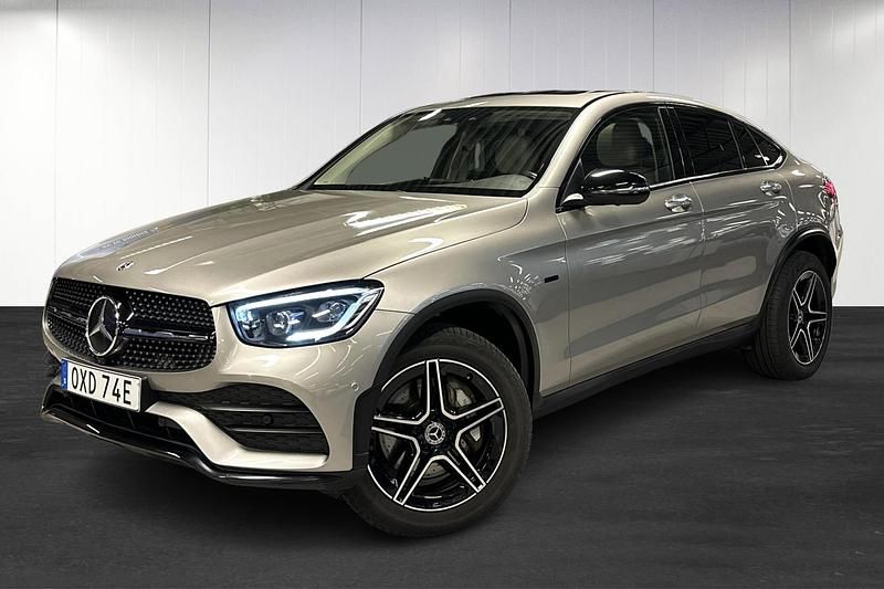 Silver Begagnad 2020 Mercedes GLC300e AMG line SUV | 339 900 kr - Bild 1/4