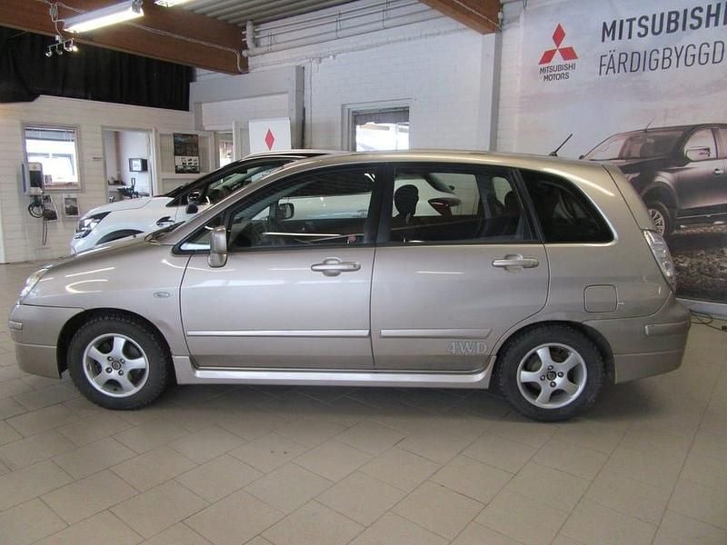 Begagnad Suzuki Liana 106 HK (77 kW) 2004 Brun Sedan