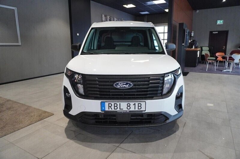 Begagnad Ford Courier Trend 125 HK (91 kW) 2024 Vit Minibuss