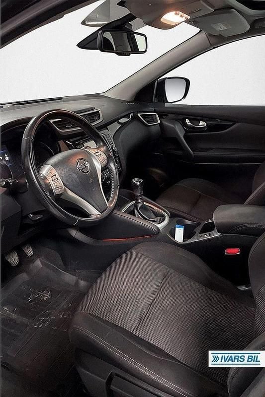 Begagnad Nissan Qashqai Acenta 110 HK (80 kW) 2016 Svart SUV