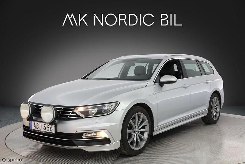 Silver Begagnad 2015 VW Passat R-line Kombi | 159 700 kr (Marknadspris) - Bild 1/4