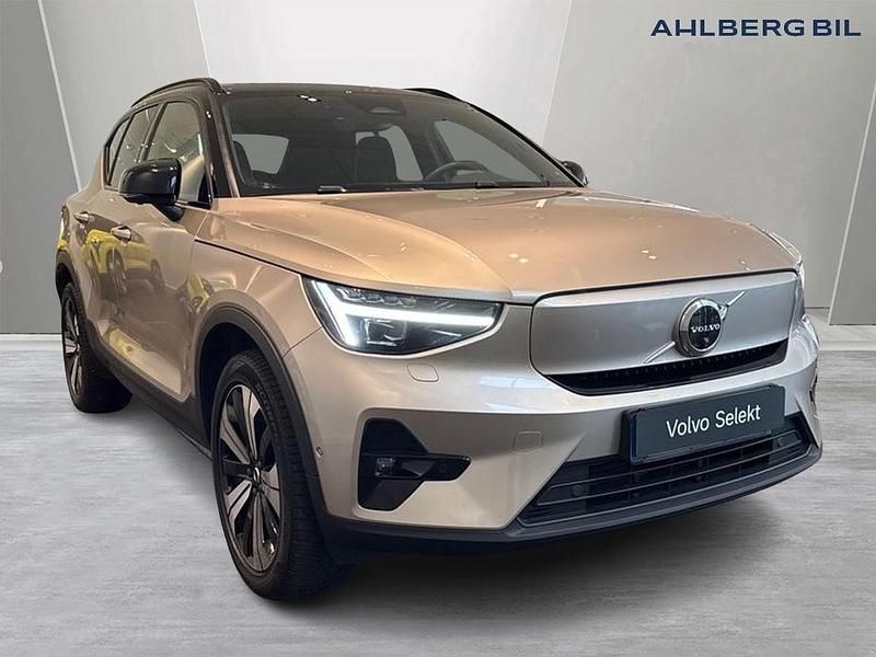 Grå Begagnad 2022 Volvo XC40 Single Motor SUV | 364 500 kr (Lite dyr) - Bild 1/3