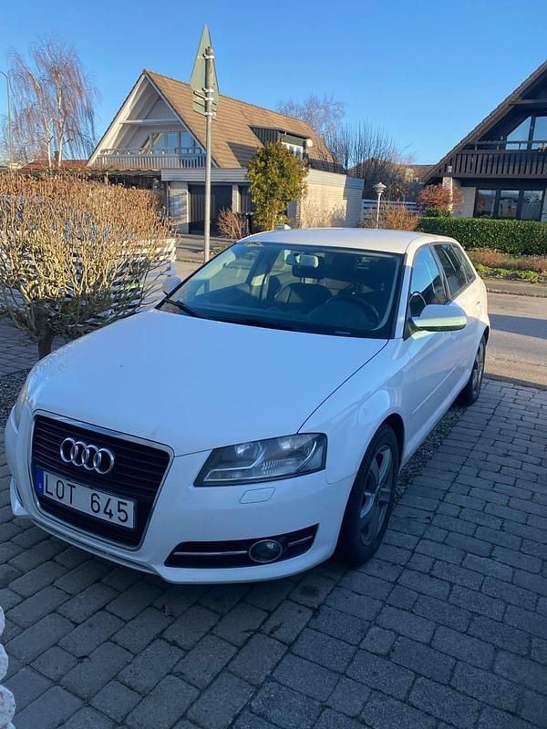 Begagnad 2011 Audi A3 Sportback Halvkombi | 58 000 kr (Marknadspris) - Bild 1/4