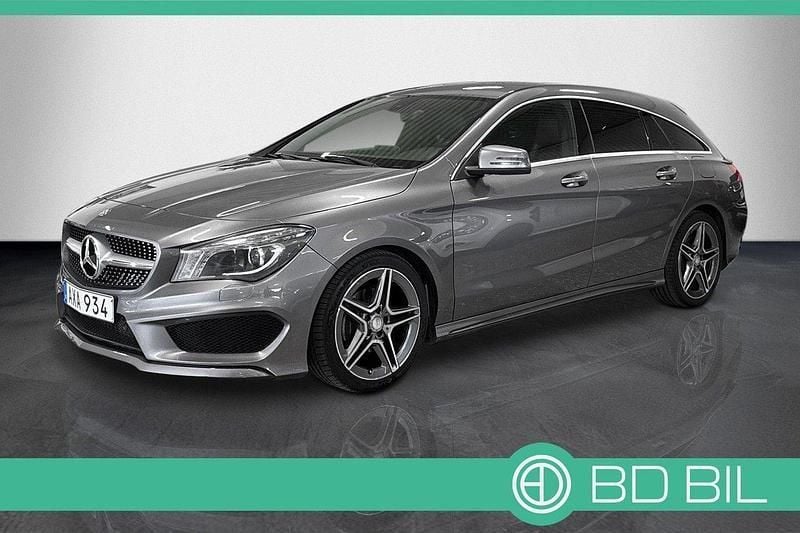 Mörkgrå Begagnad 2015 Mercedes CLA200 Shooting Brake AMG Kombi | 177 900 kr (Marknadspris) - Bild 1/3