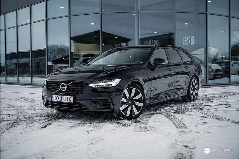 Svart Begagnad 2024 Volvo V90 Plus Kombi | 449 900 kr (Marknadspris) - Bild 1/4