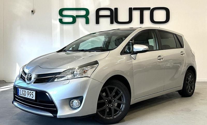 Silver Begagnad 2015 Toyota Verso Edition Minibuss | 129 900 kr (Marknadspris) - Bild 1/4