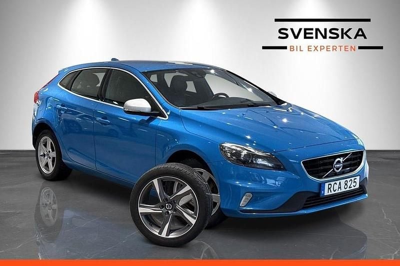 Begagnad Volvo V40 R-Design 122 HK (89 kW) 2016 Blå Halvkombi