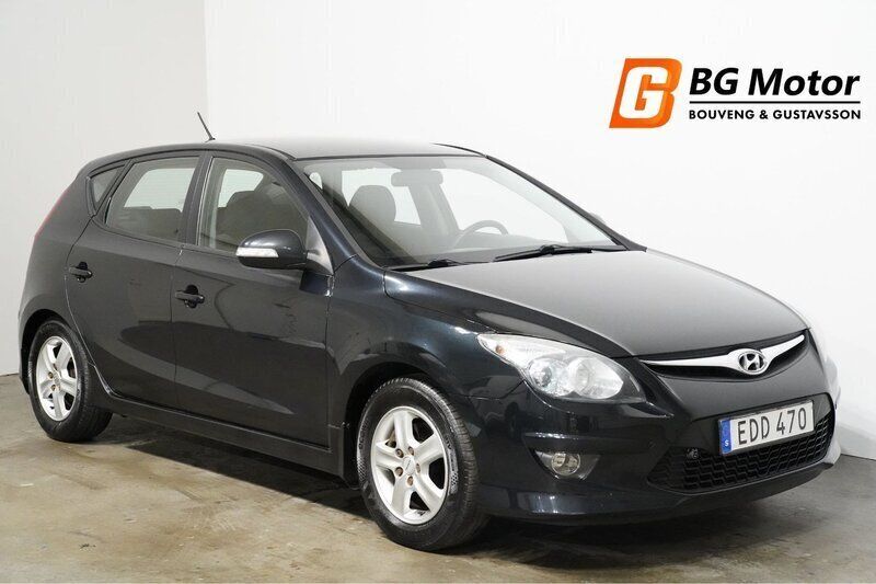 Svart Begagnad 2011 Hyundai i30 Halvkombi | 49 900 kr (Dyr) - Bild 1/4