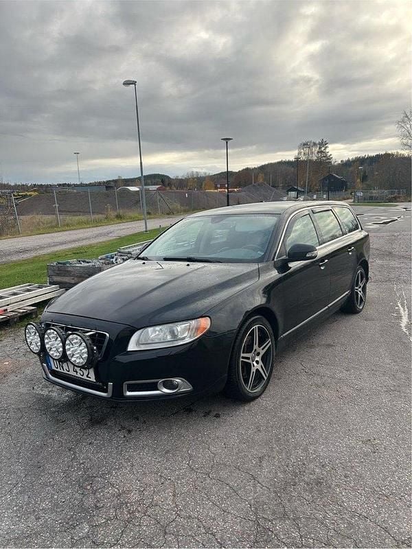 Svart Begagnad 2011 Volvo V70 Momentum Kombi | 48 000 kr (Bra pris) - Bild 1/4