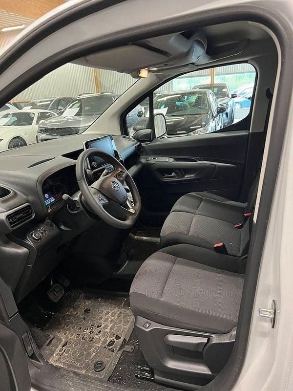 Begagnad Opel Combo-e Life Business 100 kW (136 HK) 2023 Van